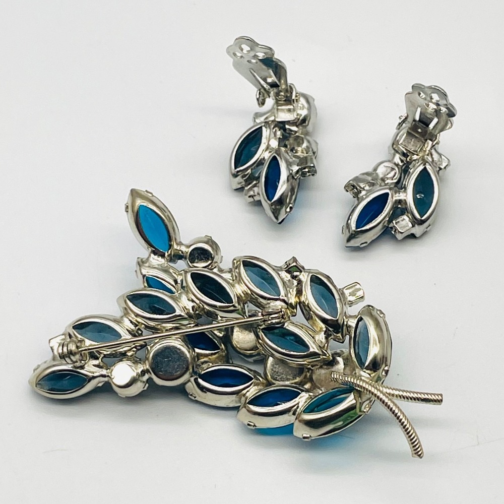 Juliana D&E Brooch and Earring Set Blue Green Rhinestone Silver Tone Vintage - Picture 3 of 3